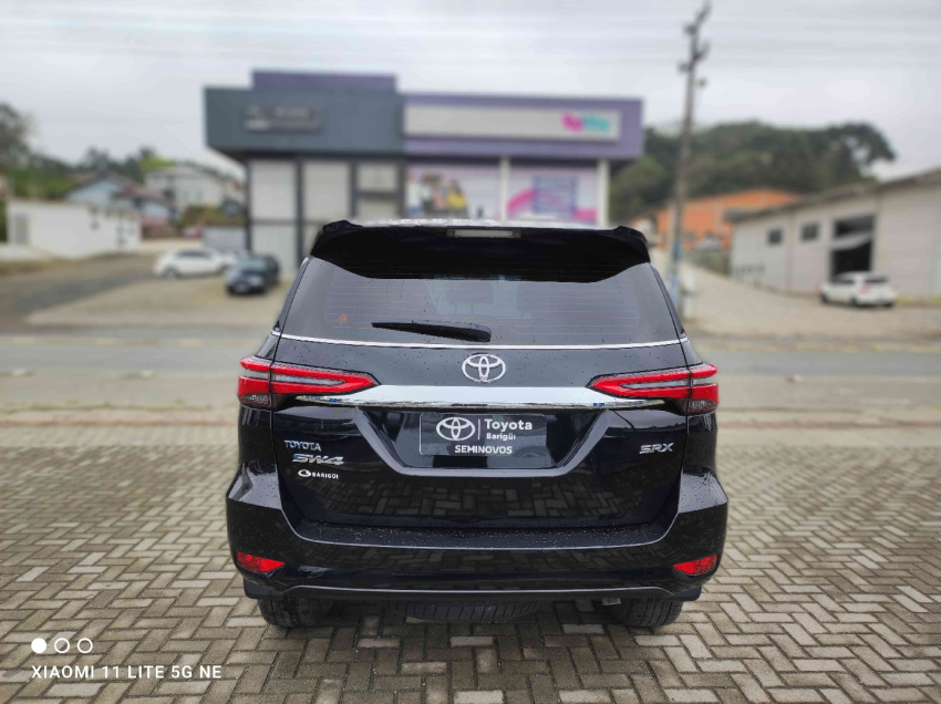 Toyota Toyota Hilux SW4 2.8 D-4D Turbo Diesel SRX 7L 4x4 Automático 5p